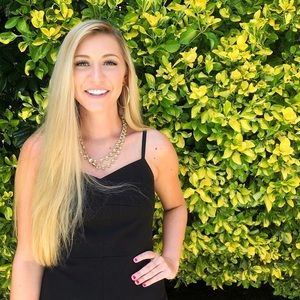 Meet your Posher, Abbey